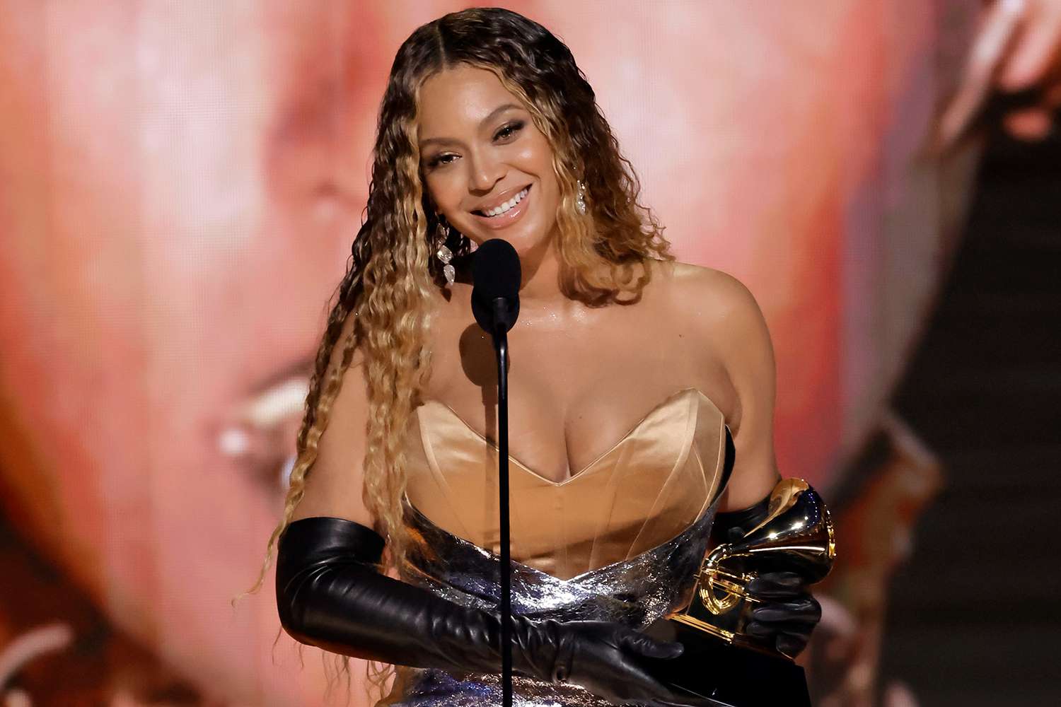 beyonce-grammys-record-win-020523-643a564f3a1d41d8a222df995b14bd19-942 | GLAAD