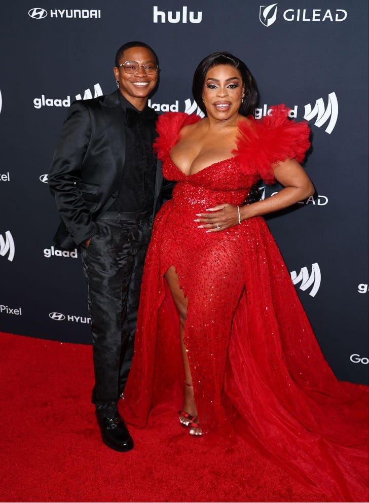Niecy Nash-Betts and her wife, singer/songwriter Jessica Betts at the 35th GLAAD Media Awards | GLAAD Niecy Nash-Betts and her wife, singer/songwriter Jessica Betts at the 35th GLAAD Media Awards