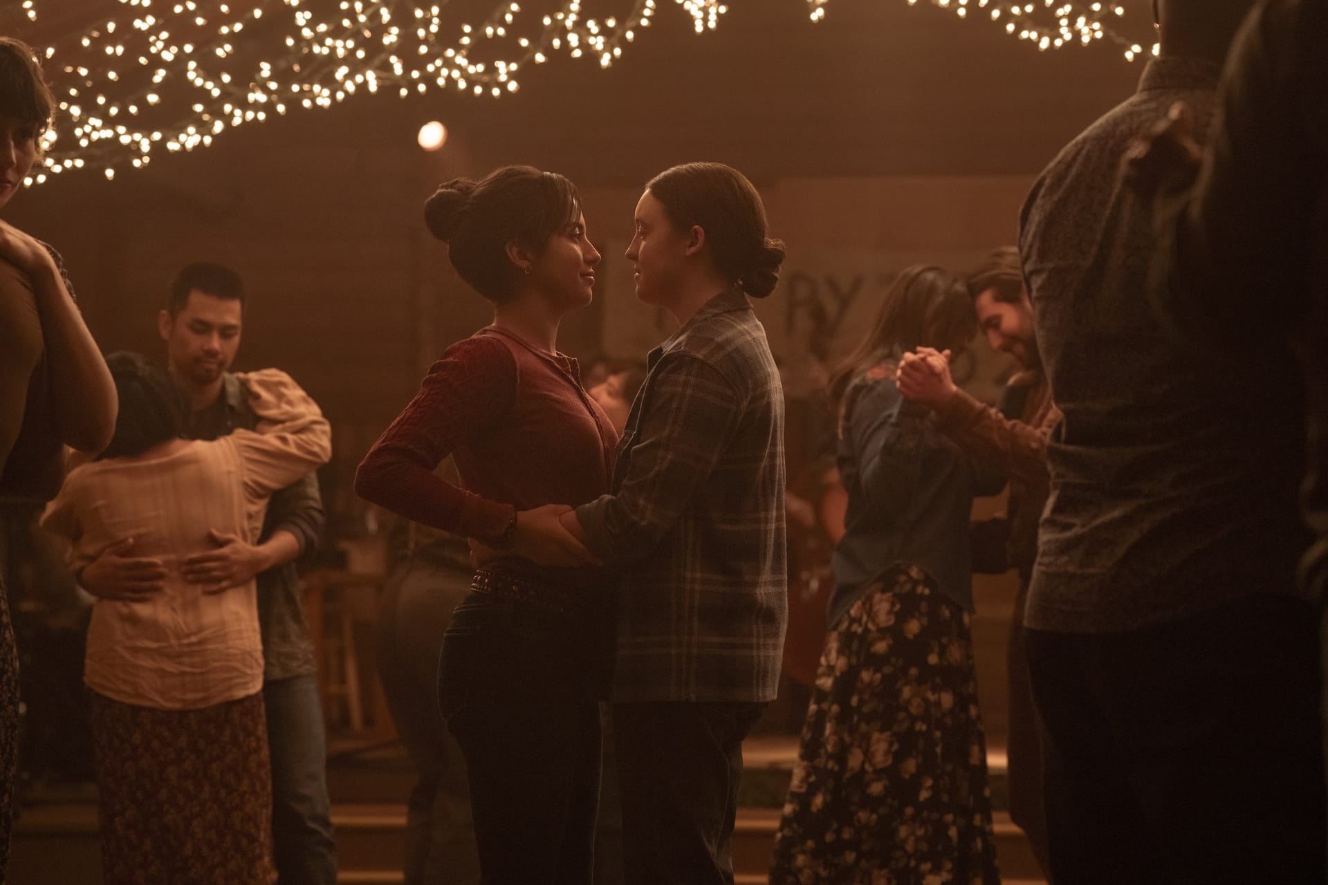 ‘The Last of Us’ Season 2 Premiere Gives Near-Identical Recreation of Historic Kiss From Video Game Series